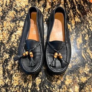 Gucci leather loafers size 6 black